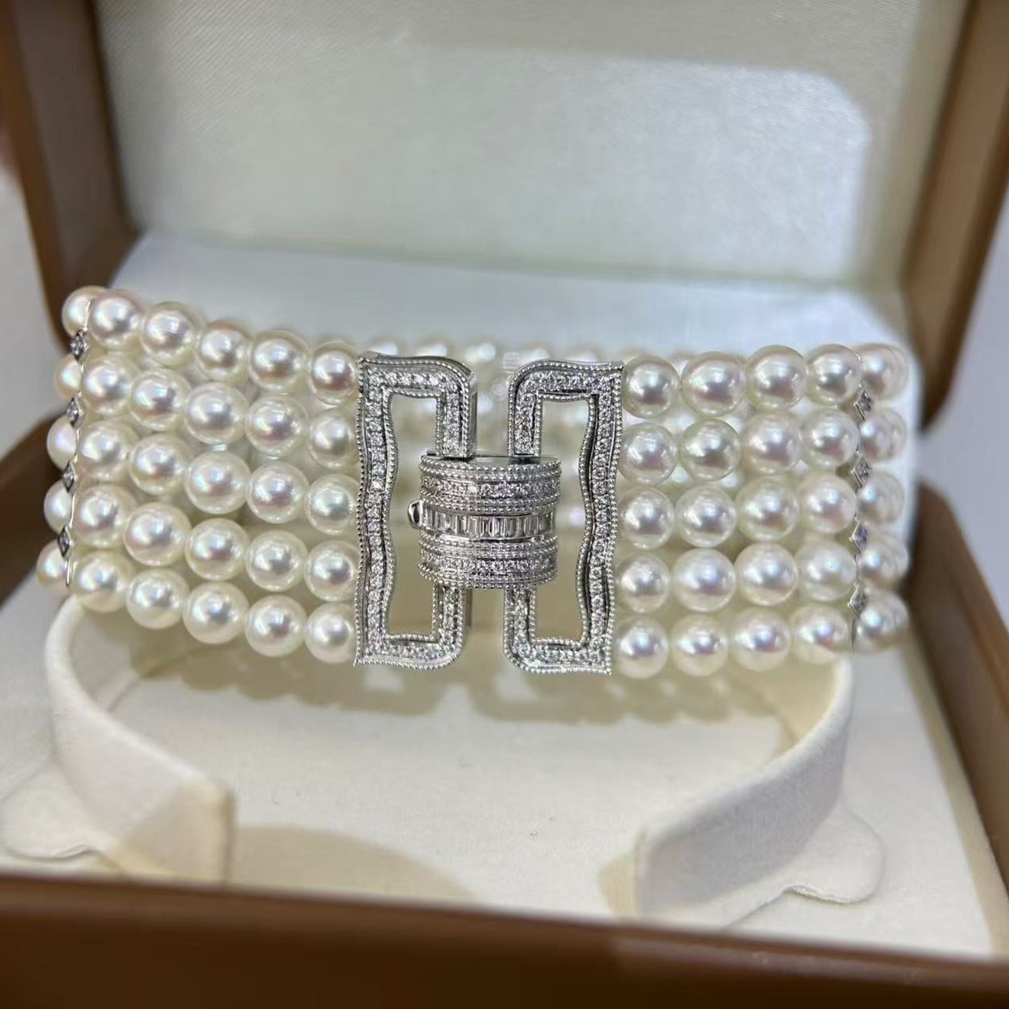 5 Layers Pearl Bracelet